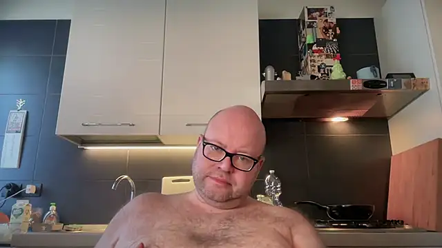 Snapshot of theitalianbear chatting on 5, 2, 2025 theitalianbear online show from 5, 2, 2025