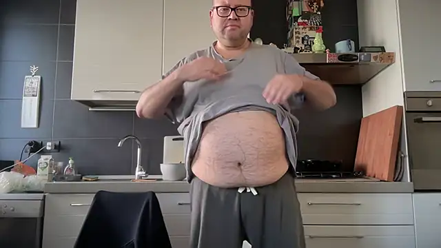 Snapshot of theitalianbear chatting on 5, 2, 2025 theitalianbear online show from 5, 2, 2025