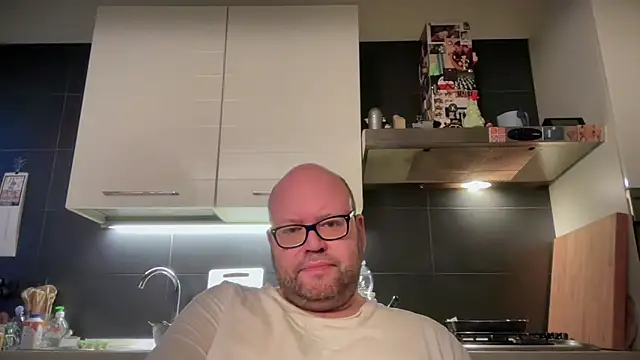 Snapshot of theitalianbear chatting on 14, 2, 2025 theitalianbear online show from 14, 2, 2025
