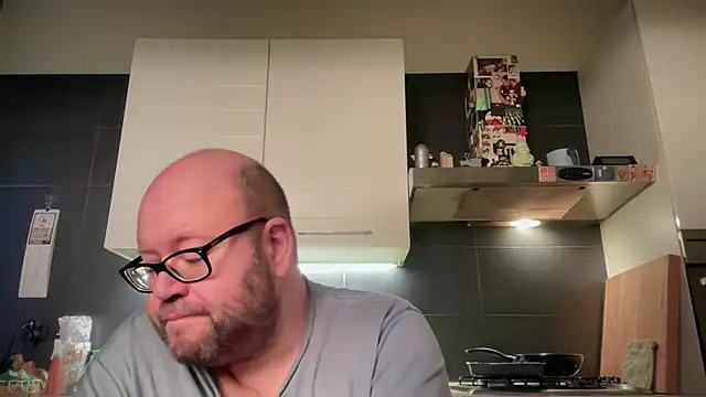 Snapshot of theitalianbear chatting on 21, 2, 2025 theitalianbear online show from 21, 2, 2025