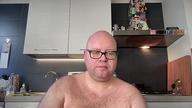 Snapshot of theitalianbear chatting on 13, 3, 2025 theitalianbear online show from 13, 3, 2025