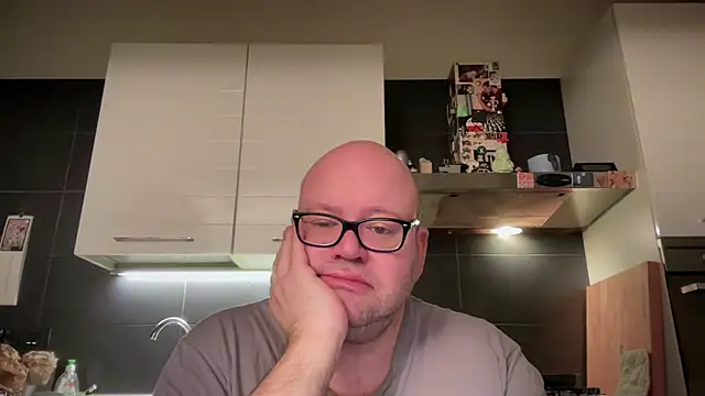Snapshot of theitalianbear chatting on 15, 3, 2025 theitalianbear online show from 15, 3, 2025