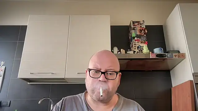 Snapshot of theitalianbear chatting on 15, 3, 2025 theitalianbear online show from 15, 3, 2025