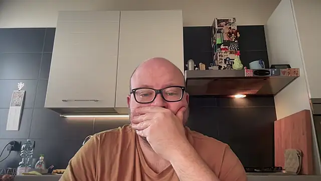 Snapshot of theitalianbear chatting on 23, 3, 2025 theitalianbear online show from 23, 3, 2025