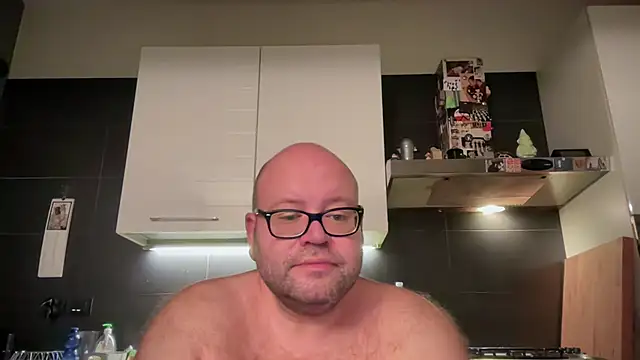 Snapshot of theitalianbear chatting on 8, 9, 2025 theitalianbear online show from 8, 9, 2025