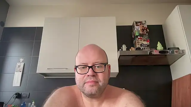 Snapshot of theitalianbear chatting on 9, 9, 2025 theitalianbear online show from 9, 9, 2025