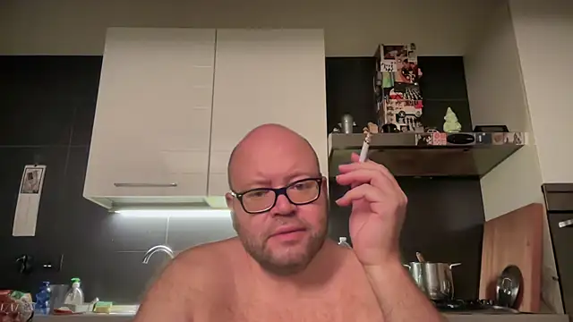 Snapshot of theitalianbear chatting on 11, 9, 2025 theitalianbear online show from 11, 9, 2025