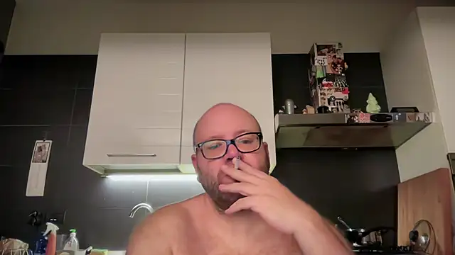 Snapshot of theitalianbear chatting on 16, 9, 2025 theitalianbear online show from 16, 9, 2025
