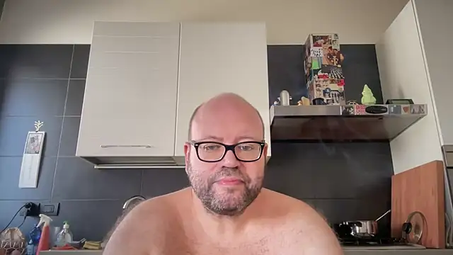 Snapshot of theitalianbear chatting on 17, 9, 2025 theitalianbear online show from 17, 9, 2025