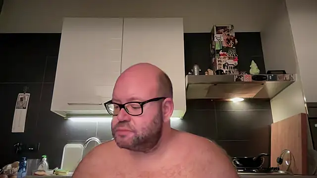 Snapshot of theitalianbear chatting on 18, 9, 2025 theitalianbear online show from 18, 9, 2025