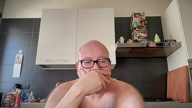 Snapshot of theitalianbear chatting on 24, 9, 2025 theitalianbear online show from 24, 9, 2025