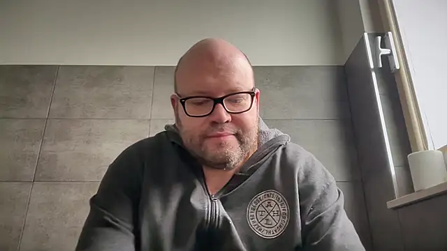 Snapshot of theitalianbear chatting on 3, 10, 2025 theitalianbear online show from 3, 10, 2025