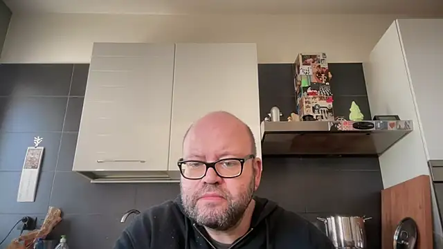 Snapshot of theitalianbear chatting on 10, 10, 2025 theitalianbear online show from 10, 10, 2025