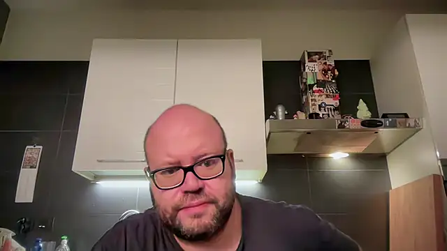 Snapshot of theitalianbear chatting on 14, 10, 2025 theitalianbear online show from 14, 10, 2025