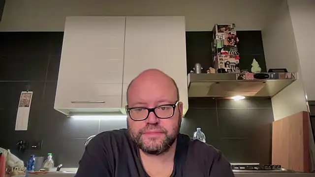 Snapshot of theitalianbear chatting on 15, 10, 2025 theitalianbear online show from 15, 10, 2025