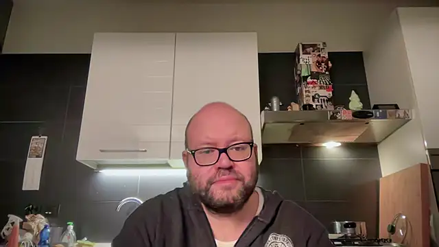 Snapshot of theitalianbear chatting on 18, 10, 2025 theitalianbear online show from 18, 10, 2025