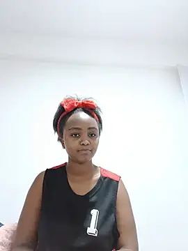 Prettyval77 online show from 26, 7, 2026