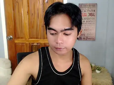 Snapshot of Xyrien_Miller chatting on 6, 8, 2026 Xyrien Miller online show from 6, 8, 2026