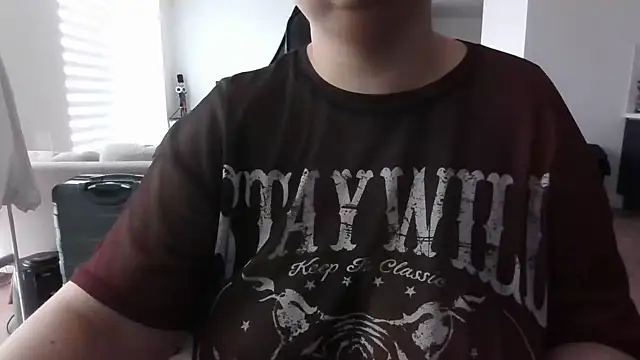 Snapshot of velvetMi chatting on 4, 8, 2026 velvetMi online show from 4, 8, 2026