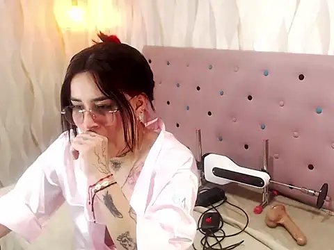 NixieXlove online show from 5, 8, 2026