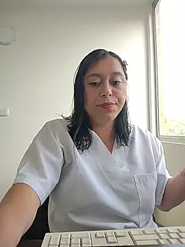 Queen-yessi12 online show from 5, 8, 2026