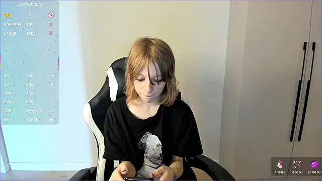 Snapshot of miss_mollysally chatting on 8, 8, 2026 miss mollysally online show from 8, 8, 2026