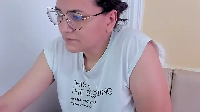 MARILYN GARCIA online show from 5, 2, 2025