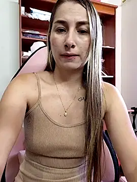 Lipzzy sun20 online show from 8, 8, 2026