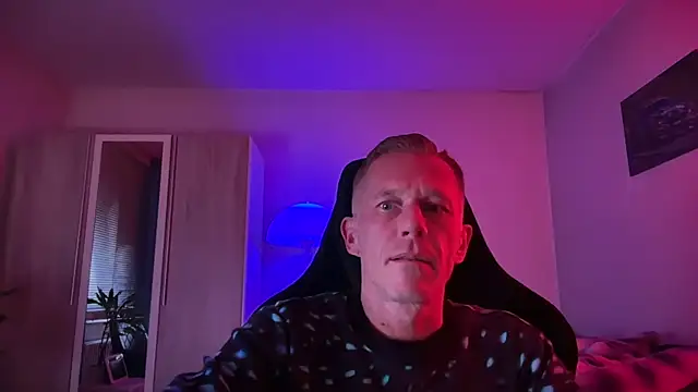 Snapshot of slaveboy2016@xh chatting on 7, 10, 2025 slaveboy2016xh online show from 7, 10, 2025