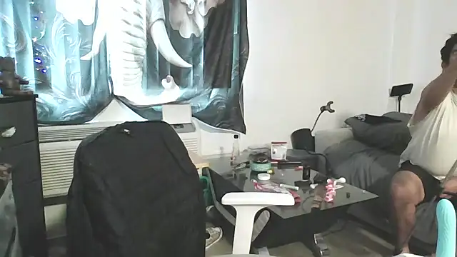 Snapshot of msSassyBigAssy chatting on 10, 8, 2026 msSassyBigAssy online show from 10, 8, 2026