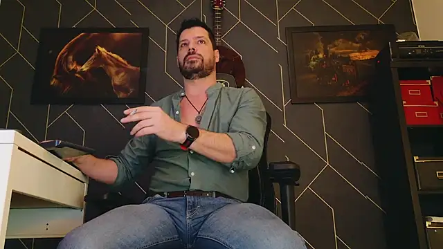 Snapshot of ChrisKox chatting on 13, 2, 2025 ChrisKox online show from 13, 2, 2025