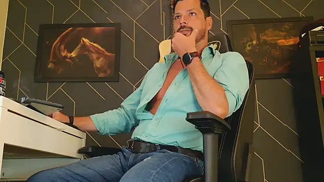 Snapshot of ChrisKox chatting on 11, 3, 2025 ChrisKox online show from 11, 3, 2025