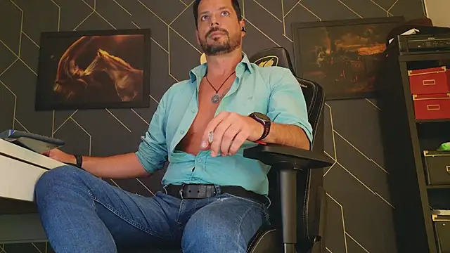 Snapshot of ChrisKox chatting on 12, 3, 2025 ChrisKox online show from 12, 3, 2025