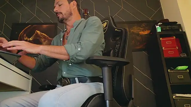 Snapshot of ChrisKox chatting on 19, 3, 2025 ChrisKox online show from 19, 3, 2025