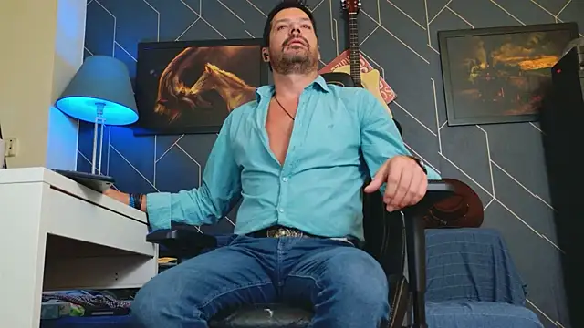 Snapshot of ChrisKox chatting on 4, 10, 2025 ChrisKox online show from 4, 10, 2025