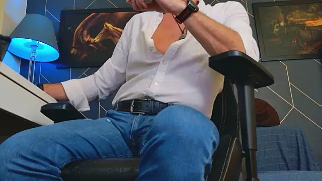 Snapshot of ChrisKox chatting on 7, 10, 2025 ChrisKox online show from 7, 10, 2025