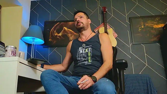 Snapshot of ChrisKox chatting on 12, 10, 2025 ChrisKox online show from 12, 10, 2025