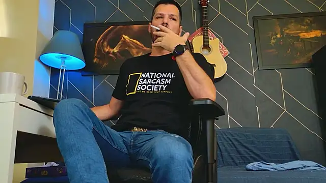 Snapshot of ChrisKox chatting on 18, 10, 2025 ChrisKox online show from 18, 10, 2025