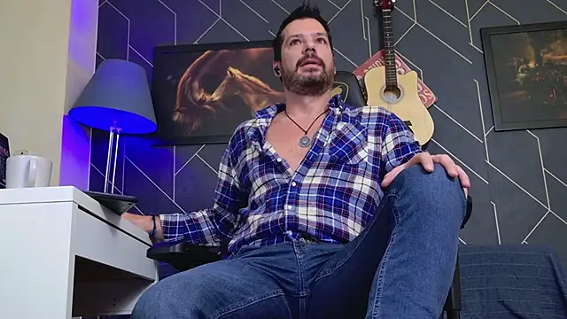 Snapshot of ChrisKox chatting on 20, 11, 2025 ChrisKox online show from 20, 11, 2025