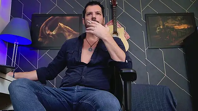 Snapshot of ChrisKox chatting on 23, 11, 2025 ChrisKox online show from 23, 11, 2025