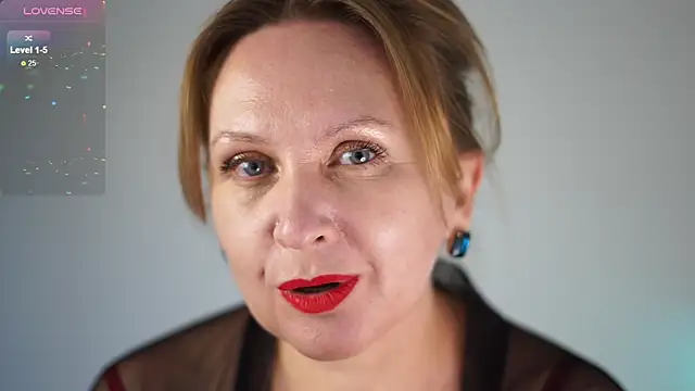 Snapshot of LitleSun chatting on 25, 9, 2025 LitleSun online show from 25, 9, 2025