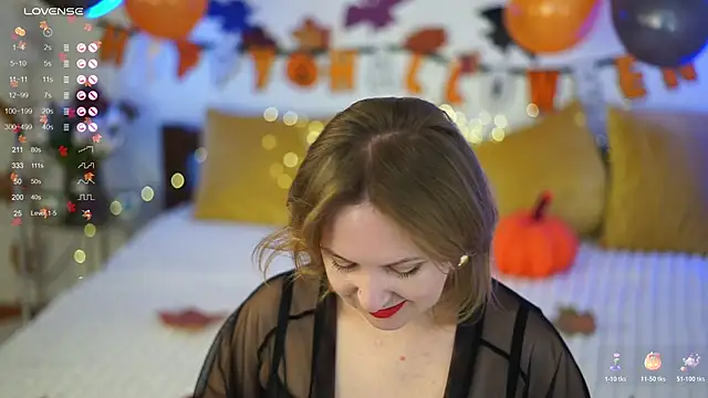 Snapshot of LitleSun chatting on 27, 10, 2025 LitleSun online show from 27, 10, 2025