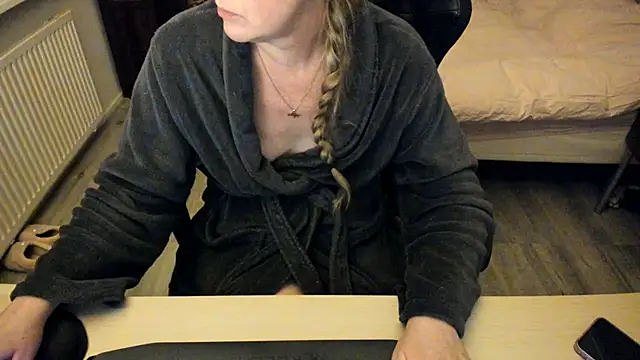 Snapshot of minoesje37 chatting on 3, 2, 2025 minoesje37 online show from 3, 2, 2025