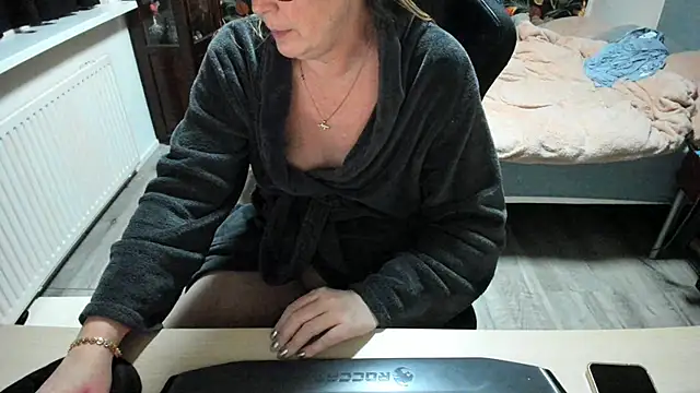 Snapshot of minoesje37 chatting on 19, 2, 2025 minoesje37 online show from 19, 2, 2025