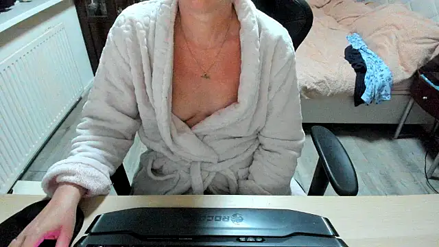 Snapshot of minoesje37 chatting on 11, 3, 2025 minoesje37 online show from 11, 3, 2025