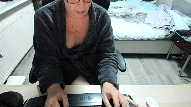 Snapshot of minoesje37 chatting on 19, 3, 2025 minoesje37 online show from 19, 3, 2025