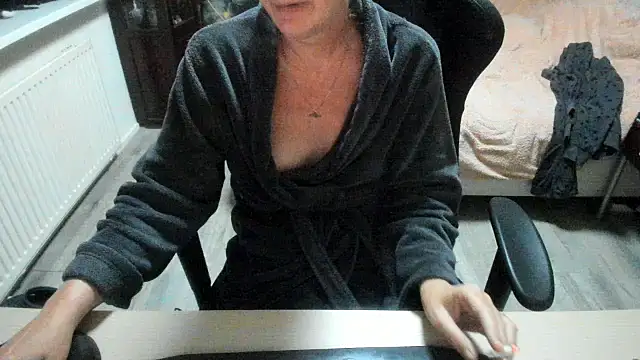 Snapshot of minoesje37 chatting on 20, 10, 2025 minoesje37 online show from 20, 10, 2025