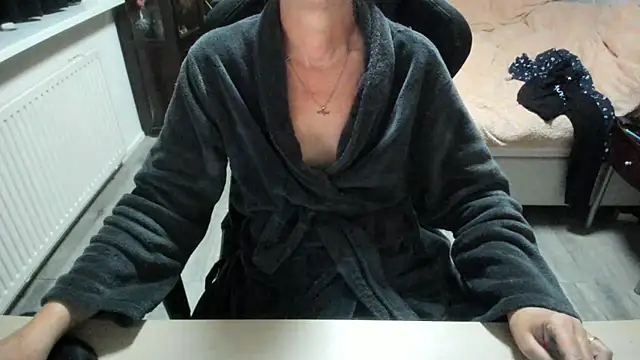 Snapshot of minoesje37 chatting on 29, 10, 2025 minoesje37 online show from 29, 10, 2025