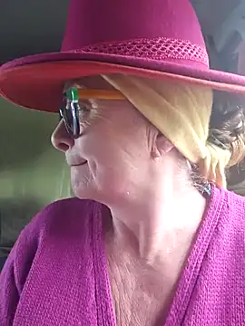 MucMilf59 online show from 25, 11, 2025