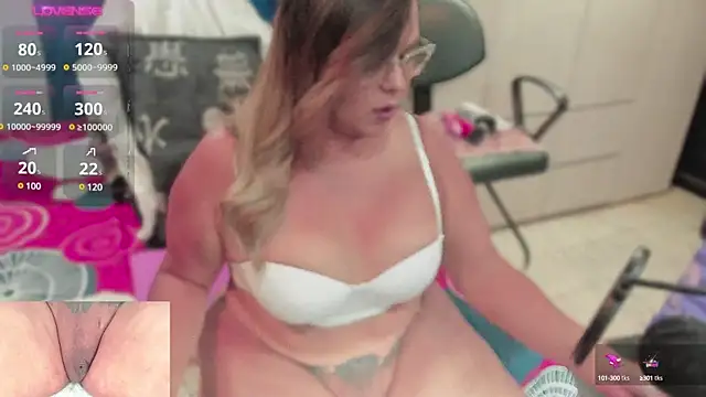 Snapshot of khloeHermaprodit3 chatting on 27, 2, 2025 khloeHermaprodit3 online show from 27, 2, 2025